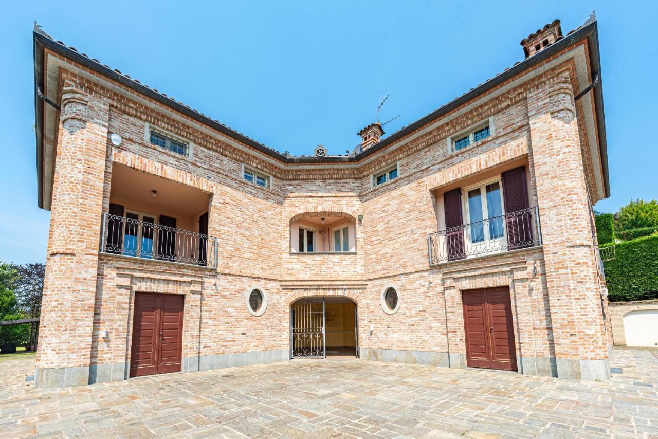 Villa Cornelia , Entire Villa With Private Pool Corneliano d'Alba المظهر الخارجي الصورة