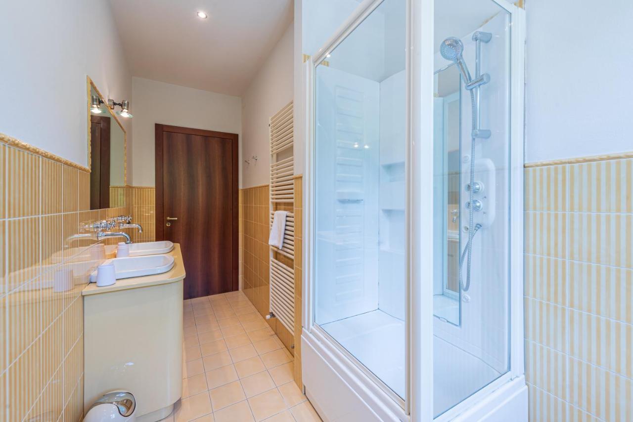 Villa Cornelia , Entire Villa With Private Pool Corneliano d'Alba المظهر الخارجي الصورة