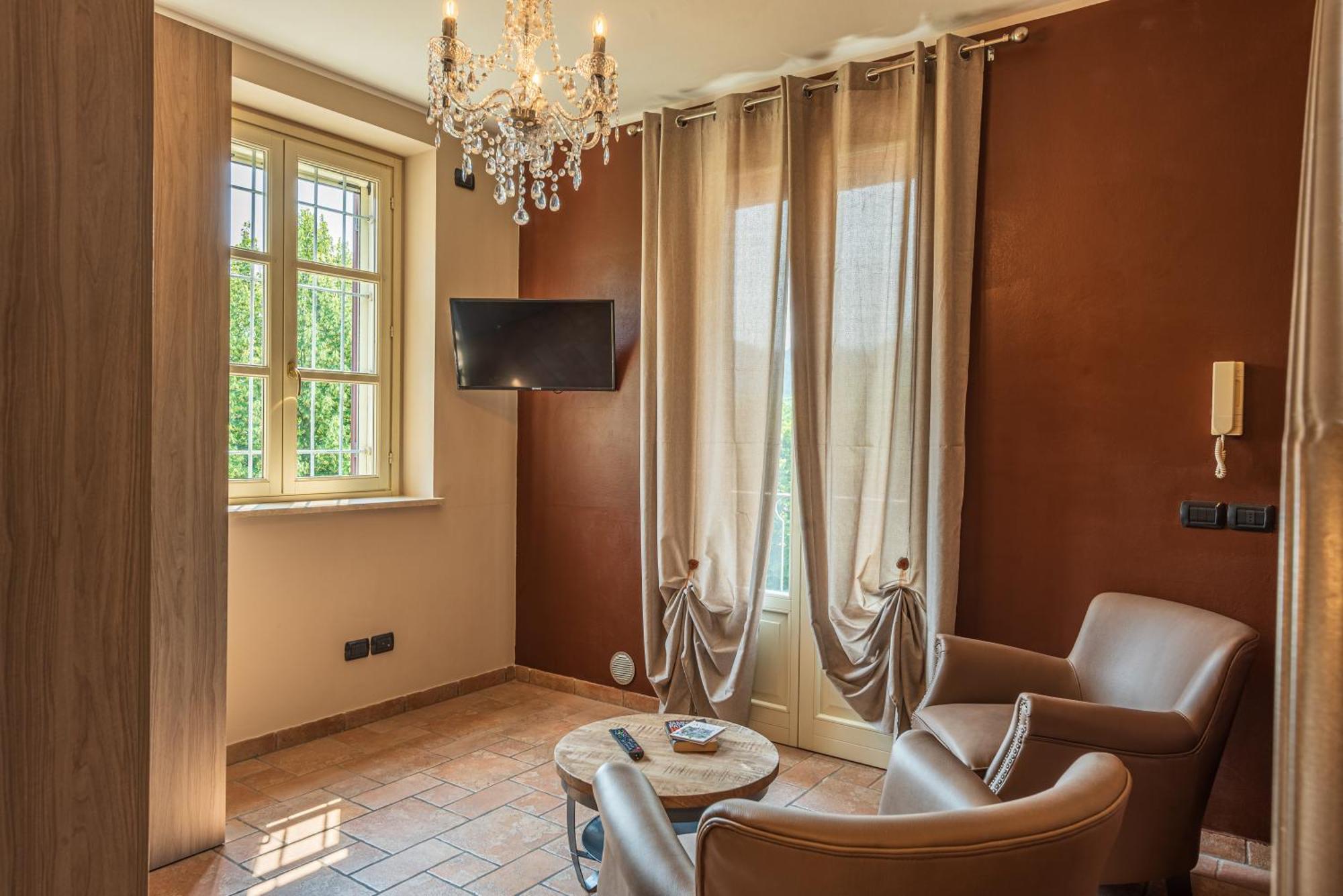 Villa Cornelia , Entire Villa With Private Pool Corneliano d'Alba المظهر الخارجي الصورة